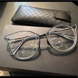 Elegant Bottega Eyewear